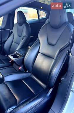 Ліфтбек Tesla Model S 2020 в 