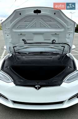 Ліфтбек Tesla Model S 2020 в 