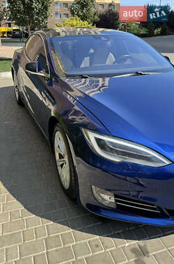 Лифтбек Tesla Model S 2016 в 