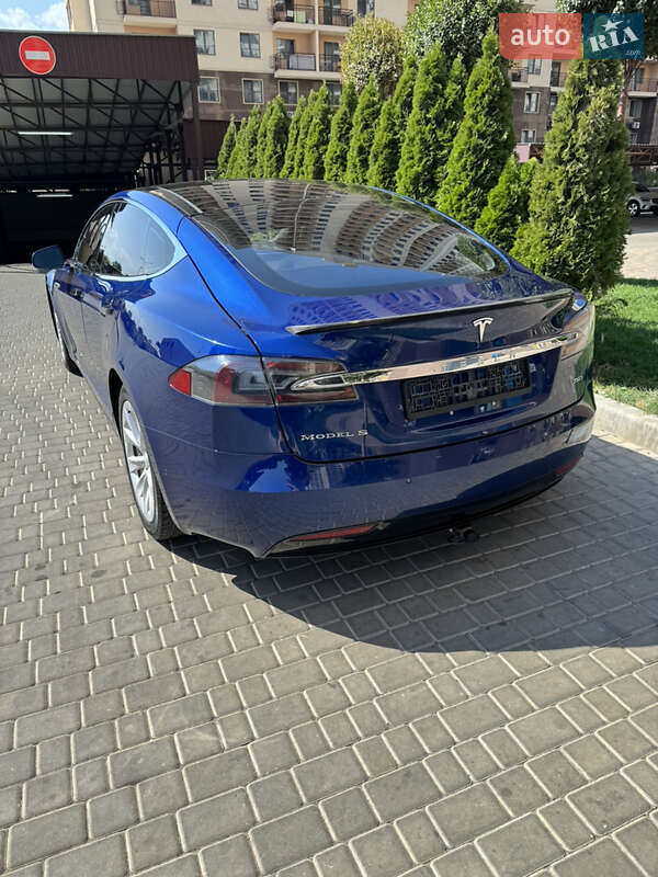 Ліфтбек Tesla Model S 2016 в Одесі