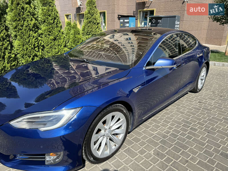 Ліфтбек Tesla Model S 2016 в Одесі