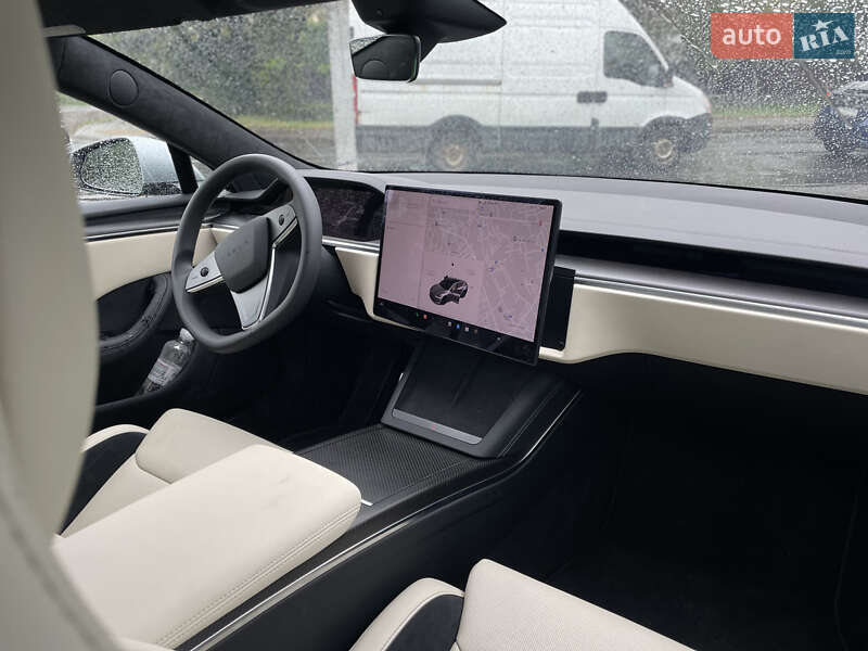 Лифтбек Tesla Model S 2024 в Львове