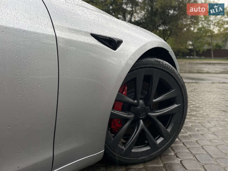 Лифтбек Tesla Model S 2024 в Львове