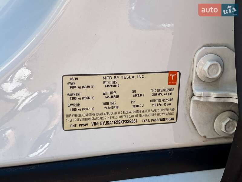 Лифтбек Tesla Model S 2019 в Киеве фото 25 Лифтбек Tesla Model S 2019 в Киеве