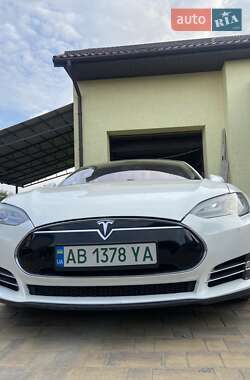 Ліфтбек Tesla Model S 2013 в 