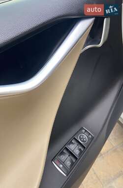 Ліфтбек Tesla Model S 2013 в 