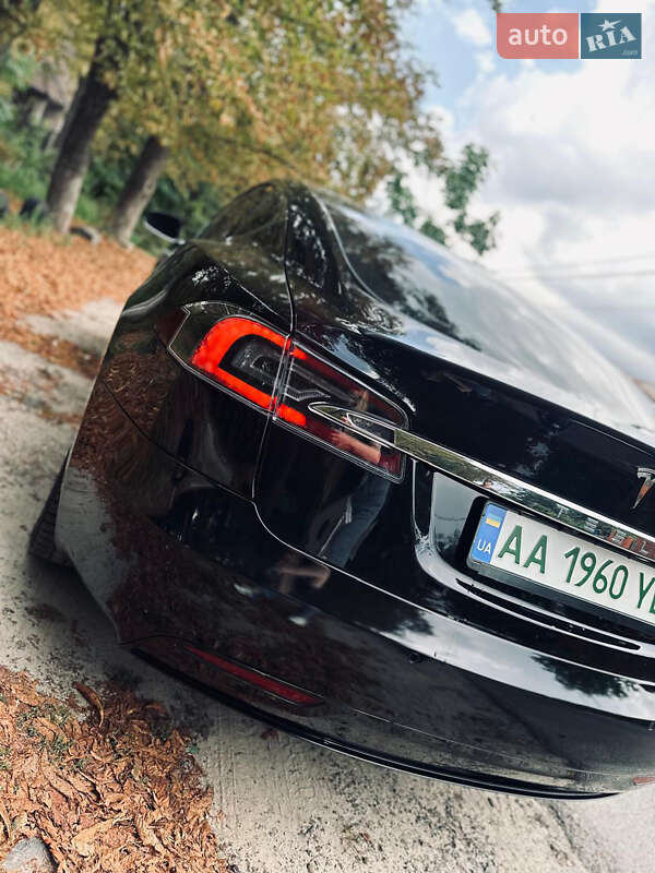 Ліфтбек Tesla Model S 2020 в Києві