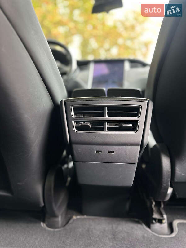 Ліфтбек Tesla Model S 2020 в Києві фото 18 Ліфтбек Tesla Model S 2020 в Києві