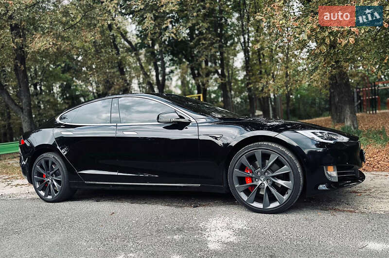 Ліфтбек Tesla Model S 2020 в Києві