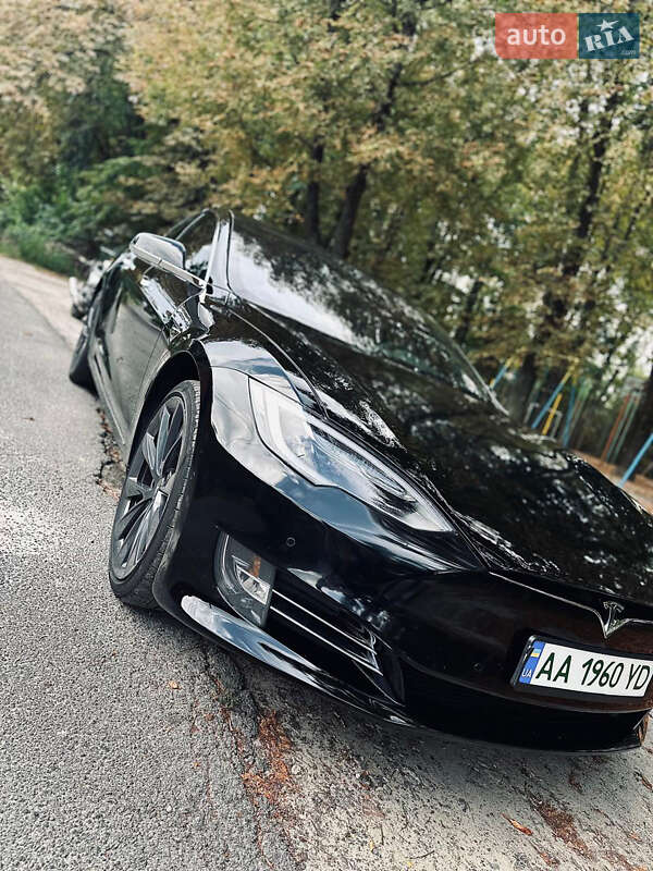 Ліфтбек Tesla Model S 2020 в Києві