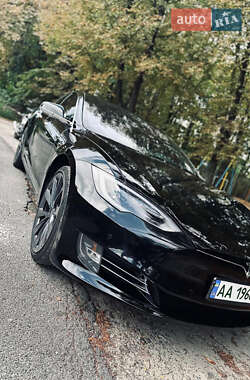 Ліфтбек Tesla Model S 2020 в 