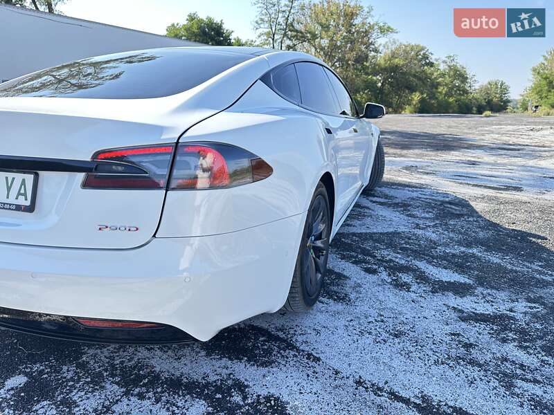 Лифтбек Tesla Model S 2016 в Черкассах фото 18 Лифтбек Tesla Model S 2016 в Черкассах