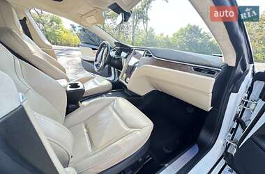Лифтбек Tesla Model S 2016 в Черкассах