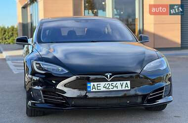 Лифтбек Tesla Model S 2016 в 