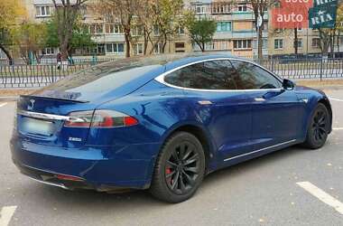 Ліфтбек Tesla Model S 2015 в 