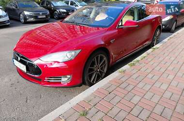 Лифтбек Tesla Model S 2013 в 
