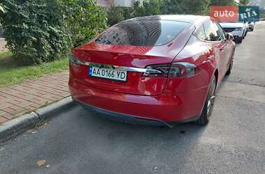 Лифтбек Tesla Model S 2013 в 