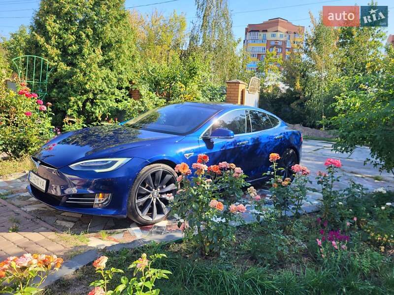 Лифтбек Tesla Model S 2016 в Полтаве фото 10 Лифтбек Tesla Model S 2016 в Полтаве