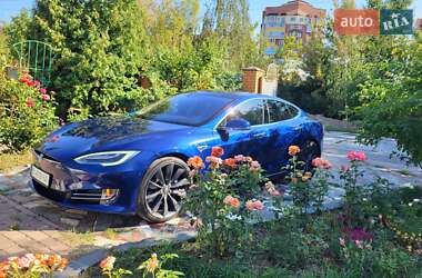 Ліфтбек Tesla Model S 2016 в 