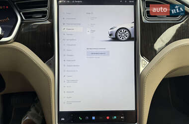 Лифтбек Tesla Model S 2013 в 