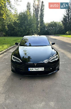 Ліфтбек Tesla Model S 2018 в Житомирі