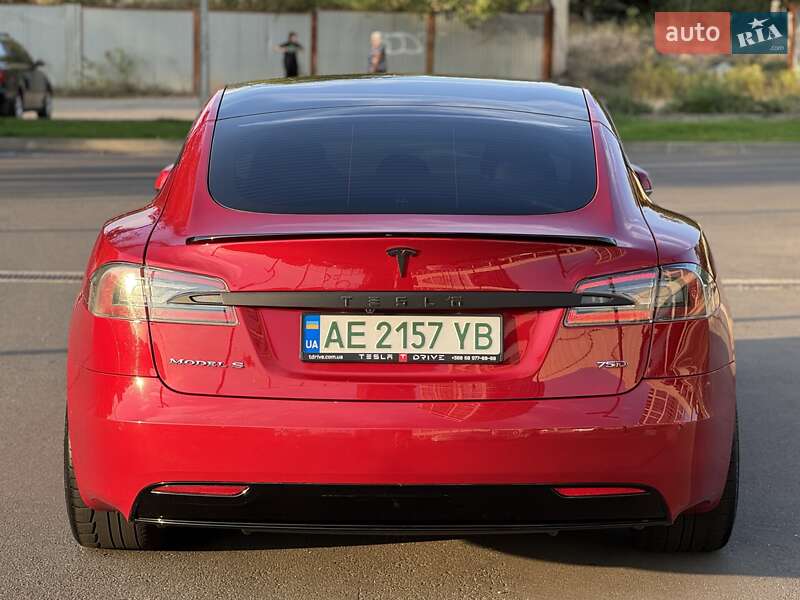 Лифтбек Tesla Model S 2017 в Днепре фото 6 Лифтбек Tesla Model S 2017 в Днепре