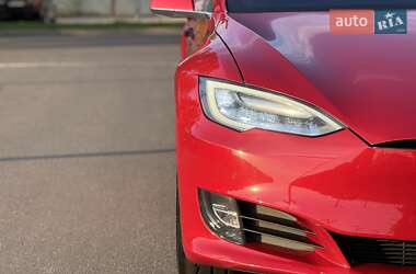Лифтбек Tesla Model S 2017 в 