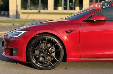 Лифтбек Tesla Model S 2017 в 