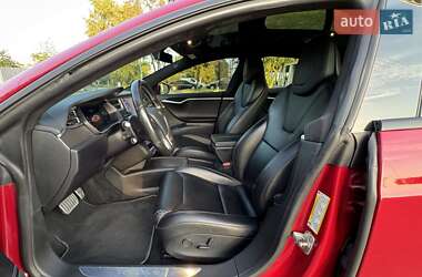 Лифтбек Tesla Model S 2017 в 