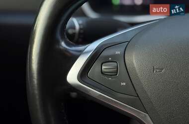 Лифтбек Tesla Model S 2017 в 