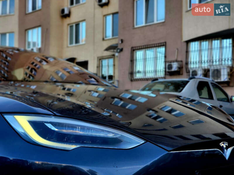 Ліфтбек Tesla Model S 2019 в Києві