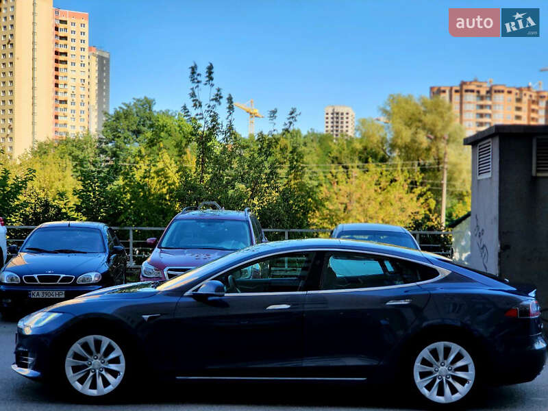 Ліфтбек Tesla Model S 2019 в Києві