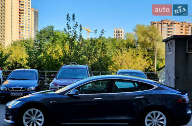 Лифтбек Tesla Model S 2019 в 
