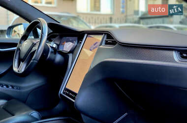 Лифтбек Tesla Model S 2019 в 
