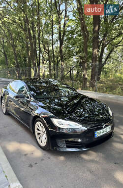 Лифтбек Tesla Model S 2017 в 