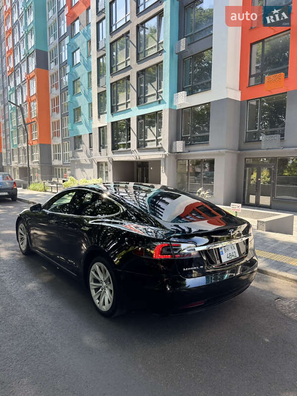 Лифтбек Tesla Model S 2017 в Чернигове