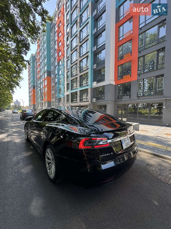Лифтбек Tesla Model S 2017 в Чернигове