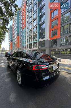 Лифтбек Tesla Model S 2017 в 