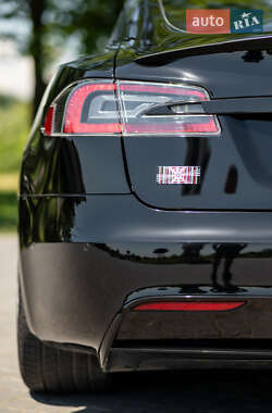 Лифтбек Tesla Model S 2021 в Коломые