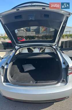Лифтбек Tesla Model S 2018 в 