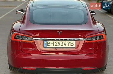 Лифтбек Tesla Model S 2015 в 