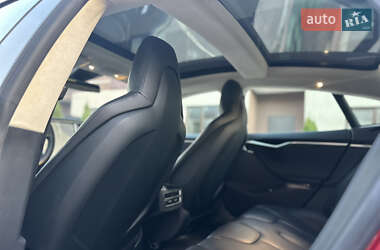 Лифтбек Tesla Model S 2015 в 