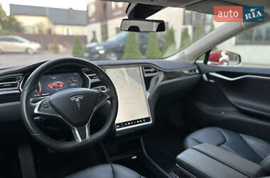 Лифтбек Tesla Model S 2015 в 