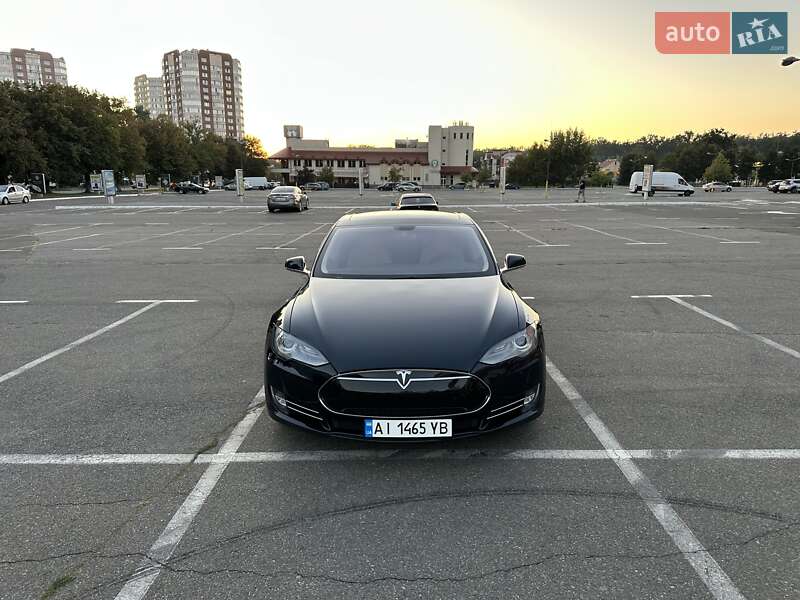 Ліфтбек Tesla Model S 2013 в Києві