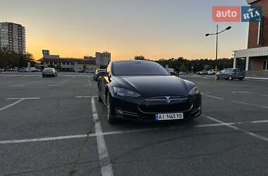 Лифтбек Tesla Model S 2013 в 