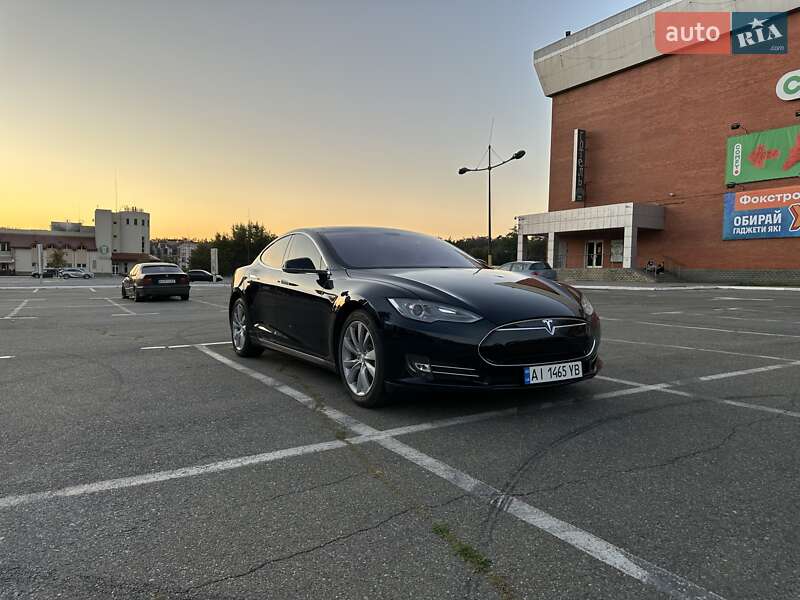 Ліфтбек Tesla Model S 2013 в Києві