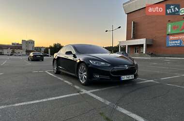 Лифтбек Tesla Model S 2013 в 