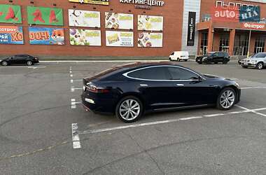 Лифтбек Tesla Model S 2013 в 