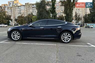 Лифтбек Tesla Model S 2013 в 