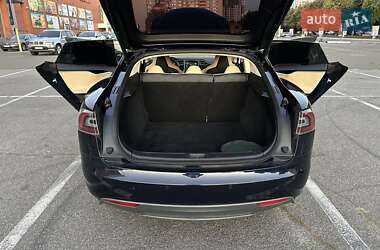 Лифтбек Tesla Model S 2013 в 